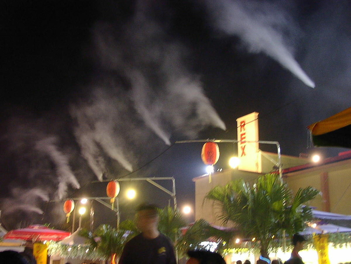 Outdoor air conditioning with water vapour at the Batu Pahat Walk hawker centre.