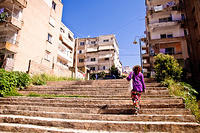 20100714.04.104-Saranda-Tan-Steps